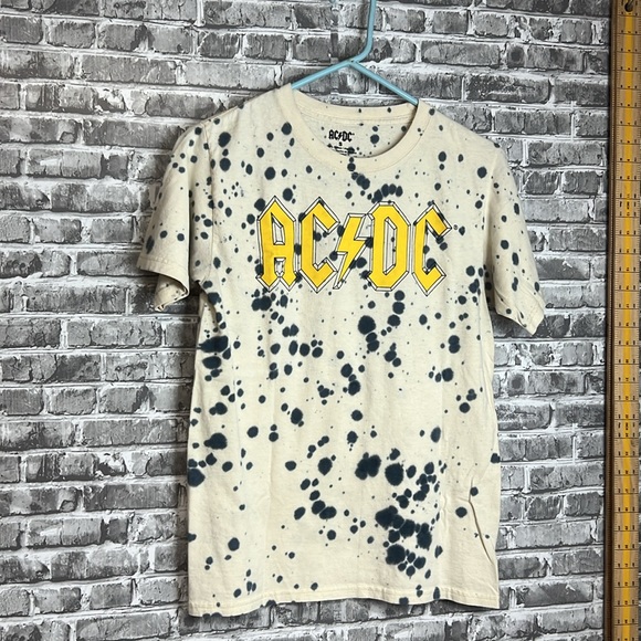 AC/DC - Picture 2 of 5